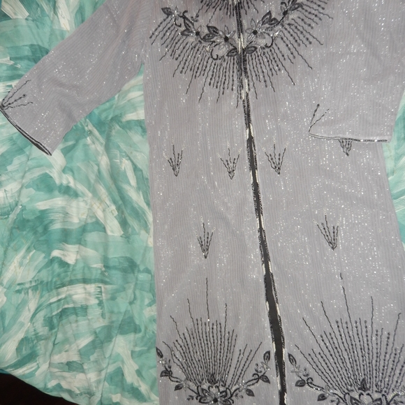 Grey Muslim abaya with black beading size  small/medium - Picture 3 of 5